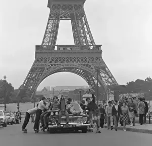 Climbed Prints: Boys riding on top of a car - Paris