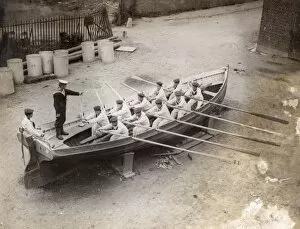 Shotley Collection: Boys in training, oarsmanship, Shotley Barracks, WW1