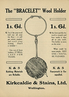 Accessory Gallery: Bracelet wool holder, WW1