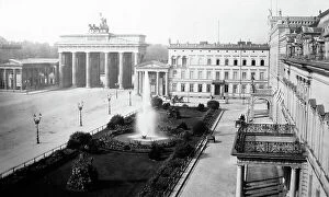 Images Dated 23rd June 2019: Brandenburg Gate, Berlin, Germany, Victorian period