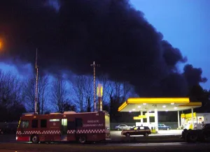 Hemel Prints: Brigade Command Unit at the scene of oil refinery fire