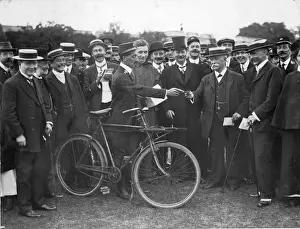 Hendon Prints: Britains first aerial mail arrives at Windsor