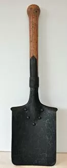 Firearms Collection: British Army issue entrenching tool (spade)