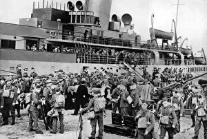 Images Dated 13th March 2012: British Army lands in France, 1939