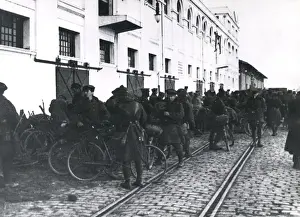 British cyclists company disembarking, Salonika, WW1