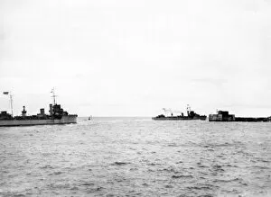Latvia Collection: British destroyers leaving Libau for Reval, Baltic, post-WW1