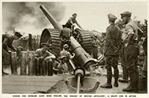 A British heavy artillery gun in action