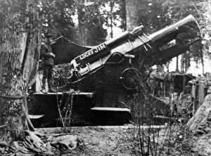British Howitzer in action, Battle of Albert, France, WW1