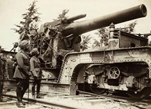 Images Dated 5th September 2011: British Howitzer inspected by Maharaja of Patiala, WW1