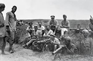 Vast Prints: British and Indian machine gunners with Vickers machine gun