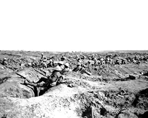 British infantry waiting to advance, Western Front, WW1