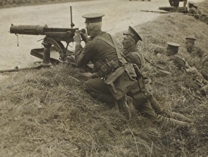 Images Dated 24th August 2012: British, with machine guns, take up a position in a ditch in