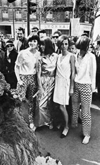 British models bring the London look to Paris, 1966