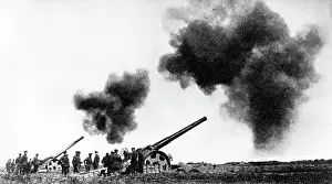 British naval guns firing, Western Front, WW1