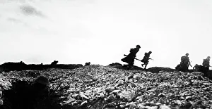 British soldiers charging during WW1