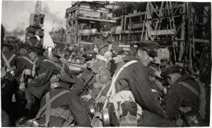 Images Dated 28th January 2021: British soldiers disembarking at Basra, Iraq
