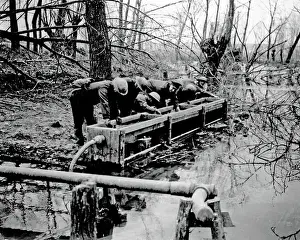 British soldiers filling water cans, Western Front, WW1
