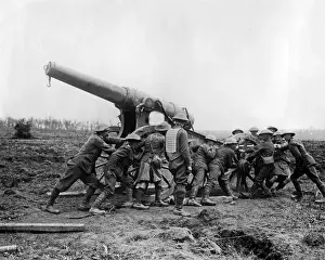 British soldiers taking captured German gun, WW1