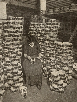 Images Dated 6th April 2017: British toys during WW1 - drums in a British toy factory