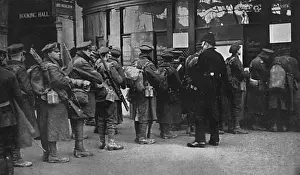 British troops arrive from the trenches at Waterloo Station