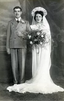 Bouquet Collection: British wedding photograph - smart couple
