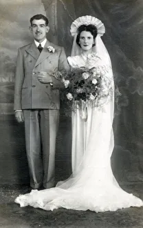 Images Dated 23rd April 2019: British wedding photograph - smart couple