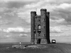Images Dated 14th March 2011: Broadway Tower