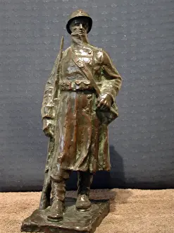 Bruxelles Prints: Bronze figure of a Belgian infantryman, WW1