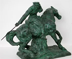 Bronze sculpture of a WWI British trooper