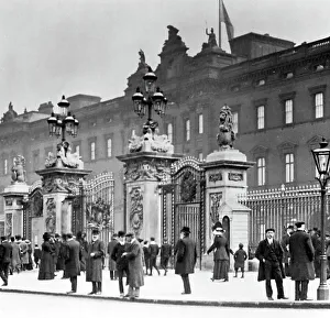 Buckingham Palace, London, early 1900s