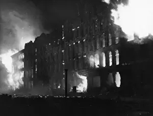 Southwark Prints: Building on fire in Southwark Street, London - Blitz, WW2