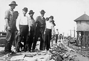 Protection Collection: Building flood protection dikes St. Louis USA early 1900s