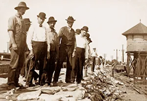 Building flood protection dikes St. Louis USA early 1900s