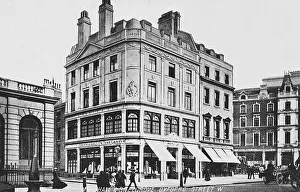 Images Dated 1st September 2017: Building in Oxford Street, London W1