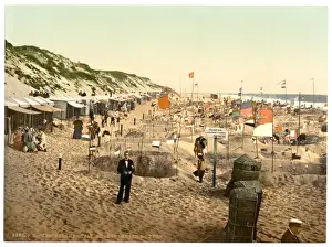 Building sand castles, Westerland, Sylt, Schleswig-Holstein