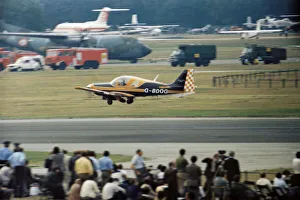 Bullfinch Collection: Bullfinch at Farnborough