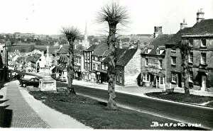 Images Dated 18th March 2020: Burford, Oxfordshire circa 1950 postcard
