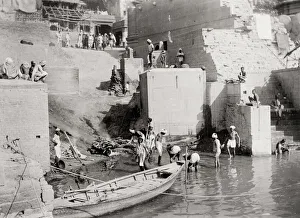 Burning ghat, burning the dead, Benares, Varanasi