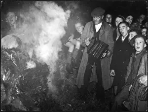 Bonfire Prints: BURNING OWD BARTLE