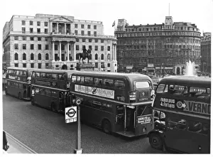 Fountain Prints: Buses at Trafalgar Squ