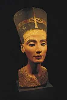 Bust of Nefertiti. s. XIV BC. 19th Dynasty. Polychromatic