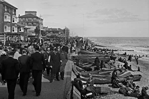Littlehampton Prints: Busy Bank Holiday, Littlehampton, Sussex