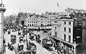 Crossroads Prints: Busy scene at Oxford Circus, Central London