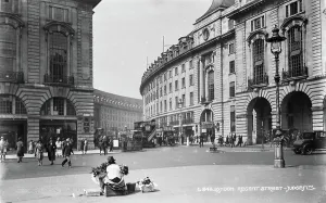Bustling Prints: Busy Scene at Regent Street, London