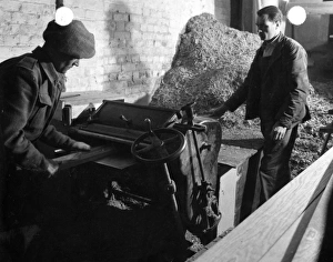Images Dated 2nd February 2012: Cabinet makers, Shoreditch, London 1940s