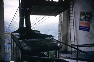 Images Dated 9th August 2012: A cable car in the Austrian mountains