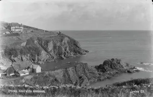 Outcrops Prints: Cadwith Harbour