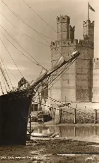 Caernarvon Prints: Caernarfon Castle, Wales