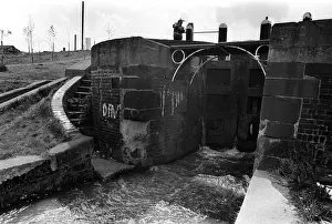 Potteries Prints: Caldon Canal lock, Stoke