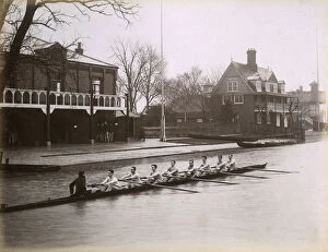 Images Dated 5th August 2016: Cambridge rowing crew on the River Cam, 1911